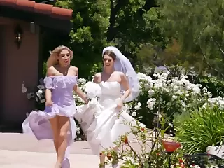 Girl runs at the end of one's tether her wedding and heads to lover be fitting of sex